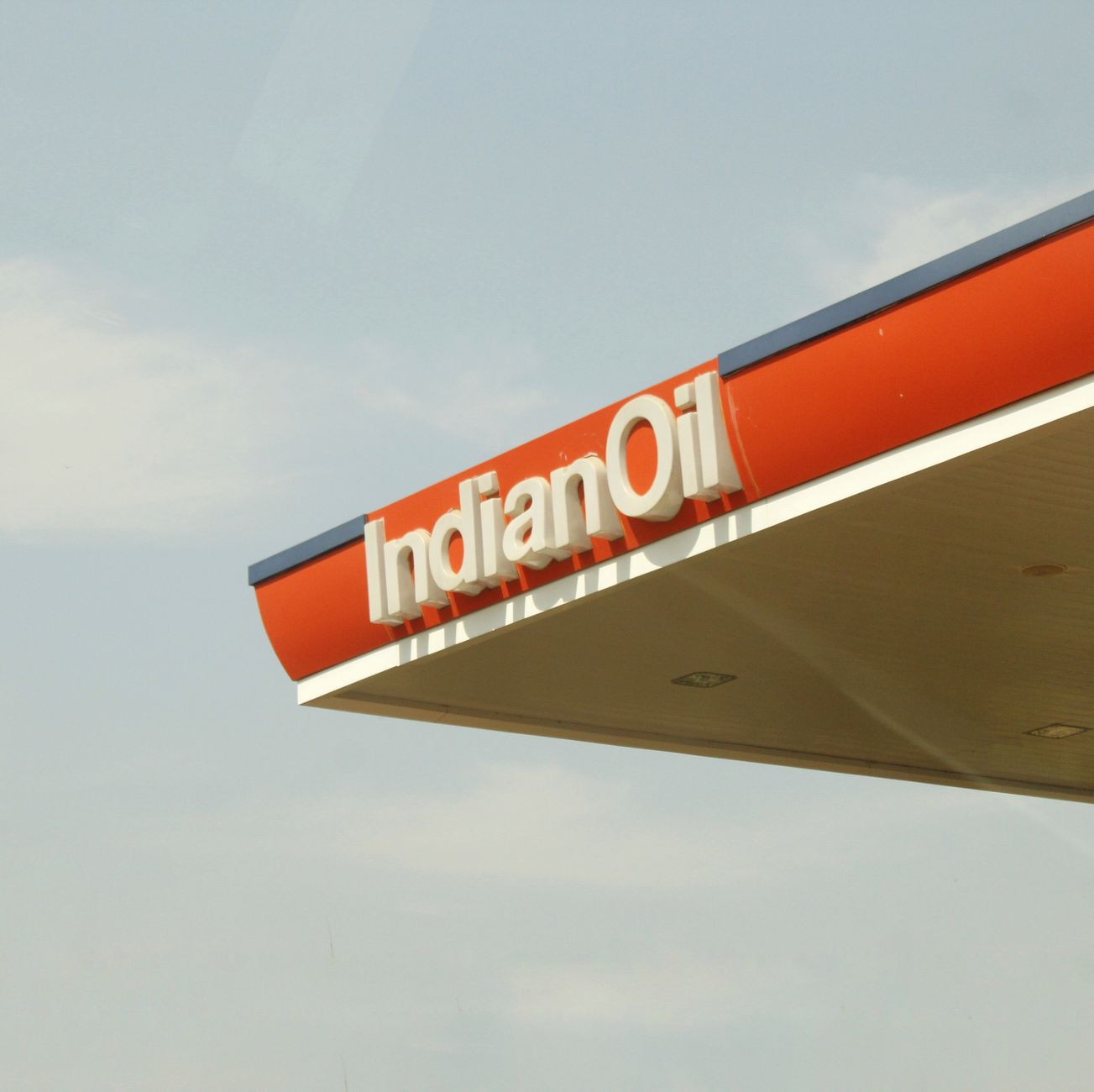 India Ditches Duty on Eco-Friendly Petrol Blends, Crude Oil Imports